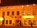 Restauracja nocą